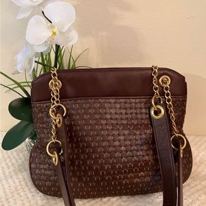 🩷 Vintage Oleg
Cassini woven leather purse vintage💚🩷💚